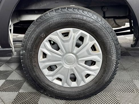 Used 2023 Ford Transit 350 XLT image 32