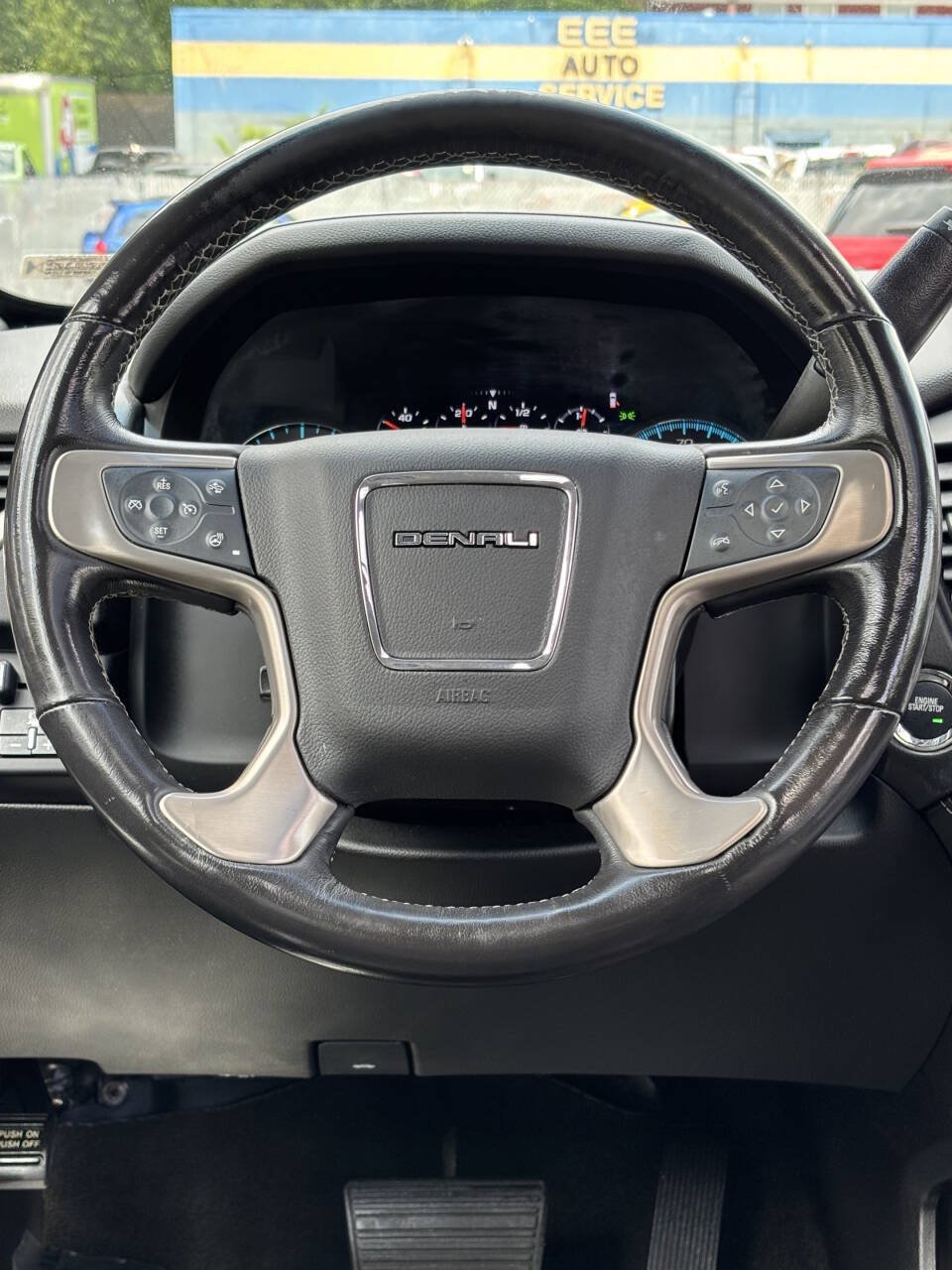 Used 2018 GMC Yukon Denali w/ Open Road Package AWD/4WD image 26