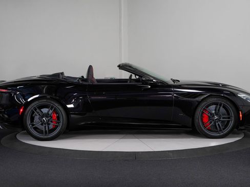 Used 2022 Aston Martin DBS Superleggera Volante RWD image 9