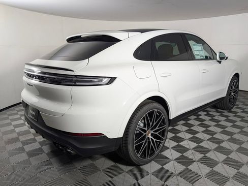 New 2026 Porsche Cayenne Coupe AWD/4WD image 7