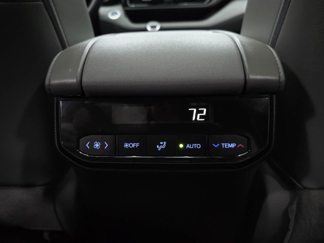 Used 2021 Toyota Highlander Limited AWD/4WD image 20