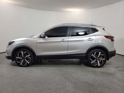 Used 2021 Nissan Rogue Sport SL w/ Premium Package image 4