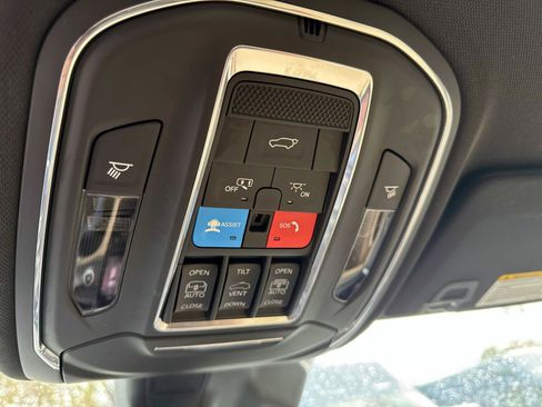 Used 2023 Jeep Grand Cherokee 4WD 4xe w/ Luxury Tech Group II image 23