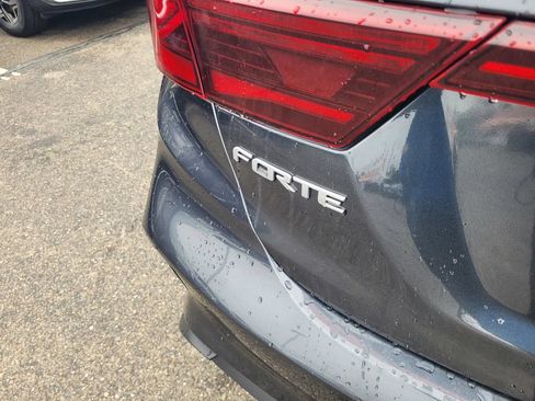 Used 2024 Kia Forte LXS FWD image 6
