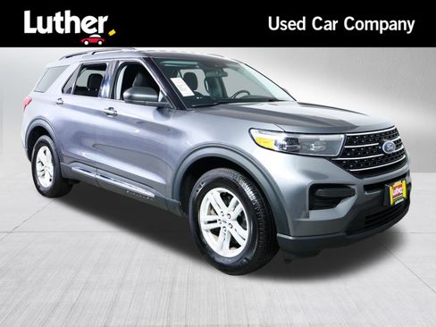 Used 2021 Ford Explorer XLT AWD/4WD image 1