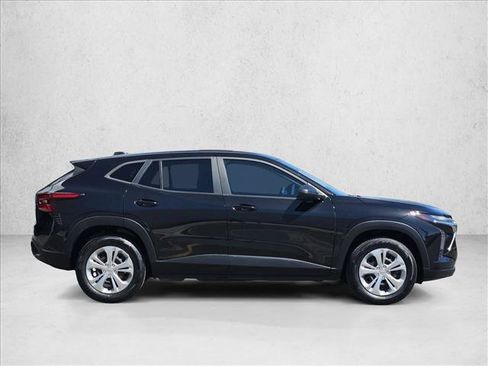 Certified 2024 Chevrolet Trax LS FWD image 9