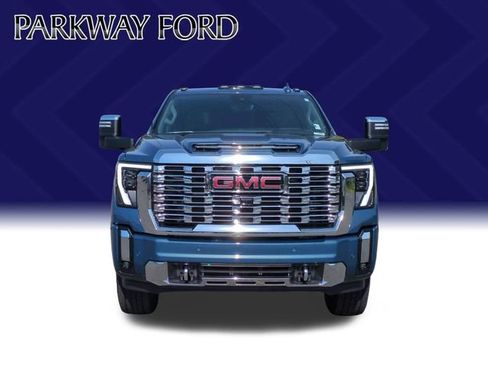 Used 2024 GMC Sierra 2500 Denali w/ Technology Package AWD/4WD image 8