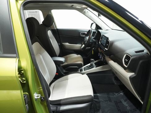 Certified 2022 Hyundai Venue SEL w/ Cargo Package image 12