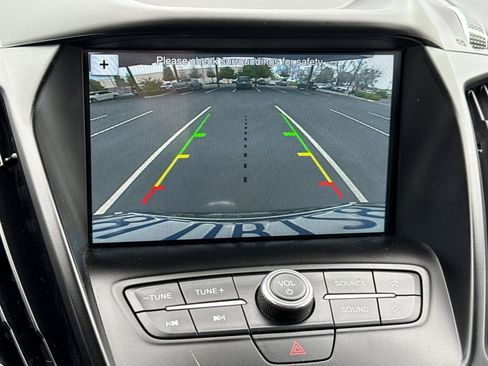 Used 2019 Ford Escape SE image 25