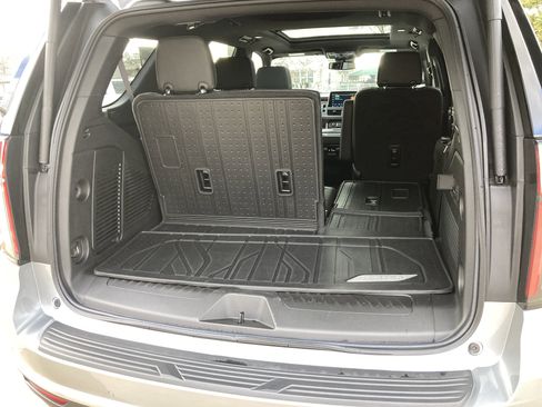 Used 2023 Chevrolet Tahoe LT w/ Luxury Package image 18