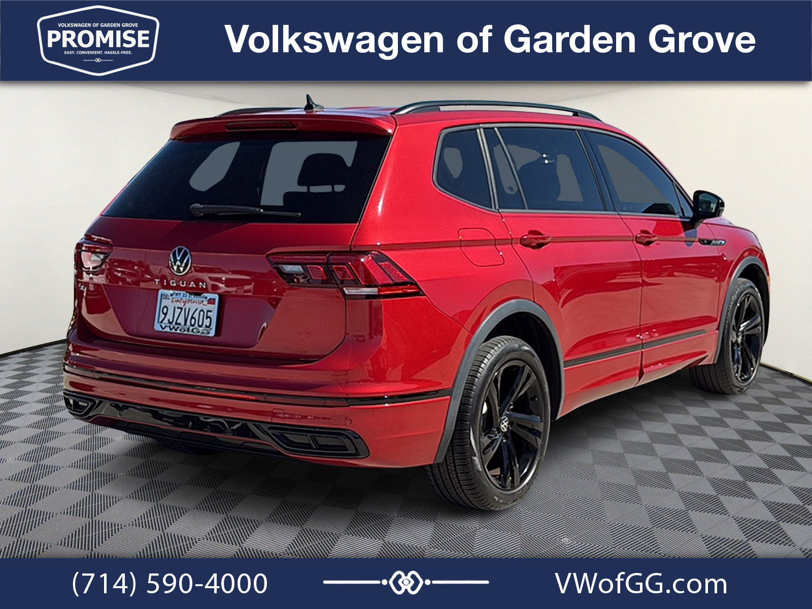 Used 2024 Volkswagen Tiguan SE R-Line FWD image 8