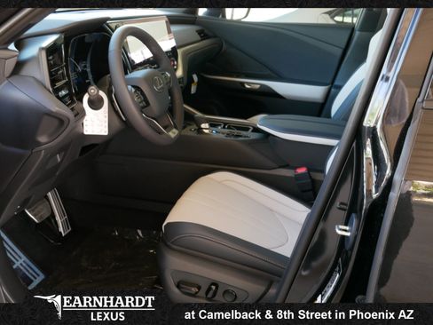 New 2026 Lexus TX 500h AWD image 4