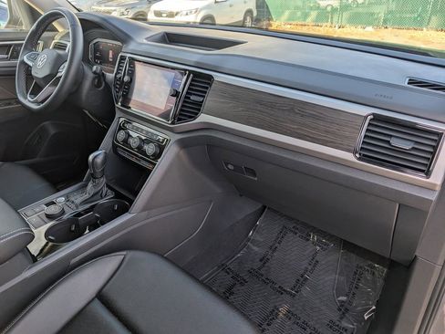 Used 2022 Volkswagen Atlas SE image 21