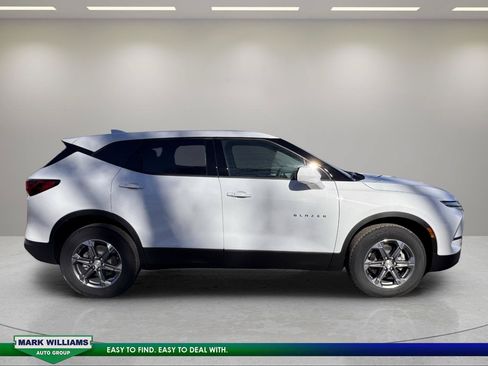 New 2025 Chevrolet Blazer LT w/ LPO, Floor Liner Package FWD image 2