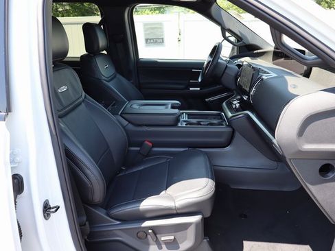 New 2025 Ford Expedition Max Platinum w/ Stealth Appearance Package image 41