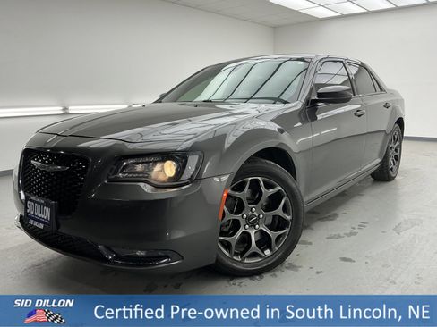 Used 2018 Chrysler 300 S image 1