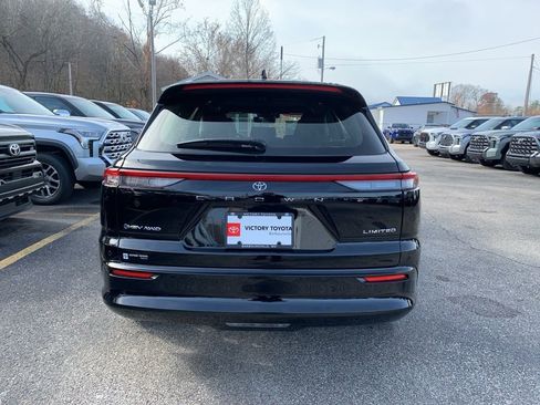 Used 2025 Toyota Crown Signia image 5