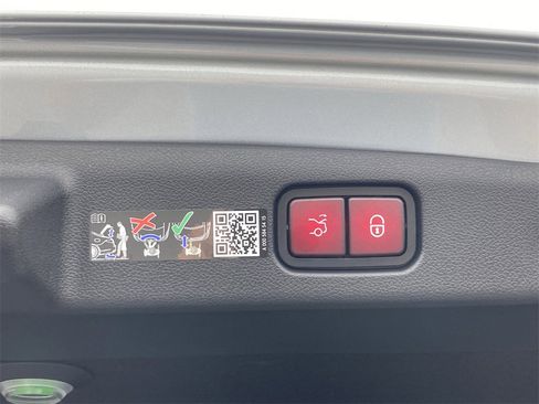 New 2026 Mercedes-Benz E 350 4MATIC Sedan image 15