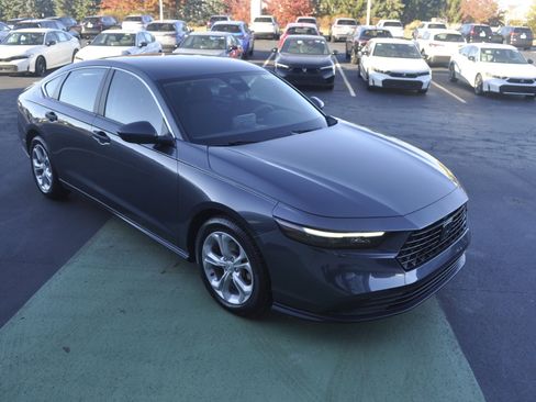 Certified 2023 Honda Accord LX image 1