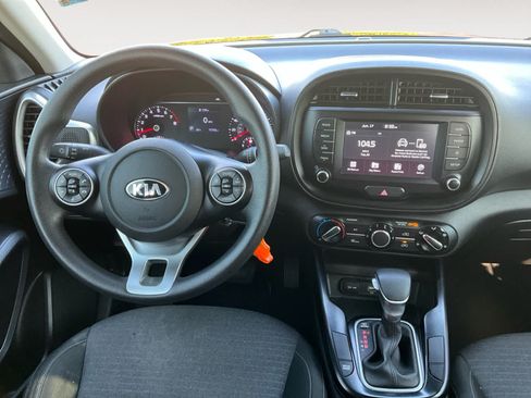 Used 2020 Kia Soul S FWD image 13