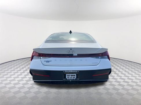 Used 2025 Hyundai Elantra Limited image 6