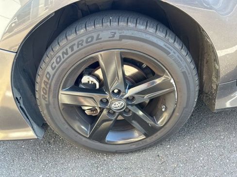 Used 2014 Toyota Camry SE FWD image 7