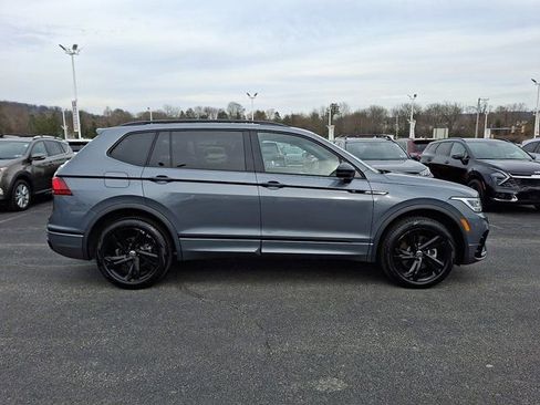 Certified 2024 Volkswagen Tiguan SE R-Line image 9