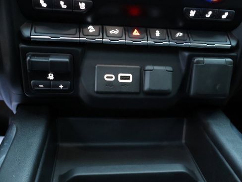 Used 2020 Chevrolet Silverado 2500 LTZ image 37