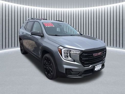Used 2023 GMC Terrain SLE w/ Driver Convenience Package AWD/4WD image 2