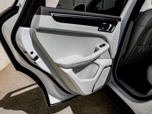 Used 2017 Porsche Macan S image 47