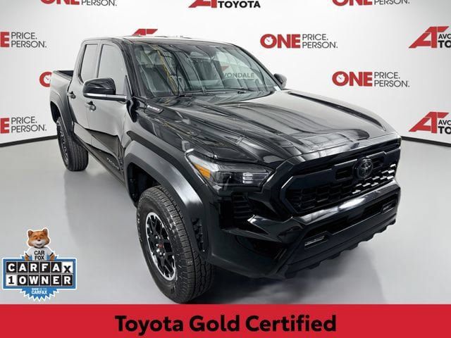 Certified 2025 Toyota Tacoma TRD Off-Road AWD/4WD image 1