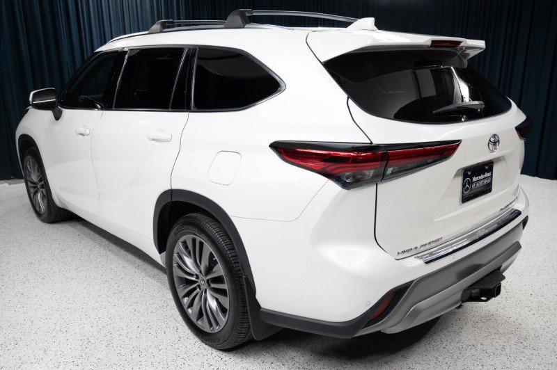 Used 2021 Toyota Highlander Platinum AWD/4WD image 7