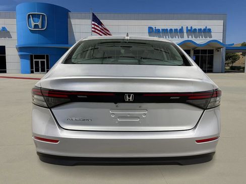 New 2025 Honda Accord LX image 4