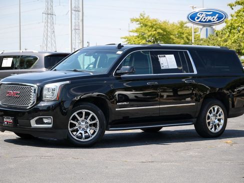 Used 2016 GMC Yukon XL Denali w/ Open Road Package AWD/4WD image 22