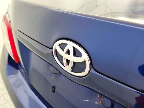 Used 2010 Toyota Camry SE FWD image 16