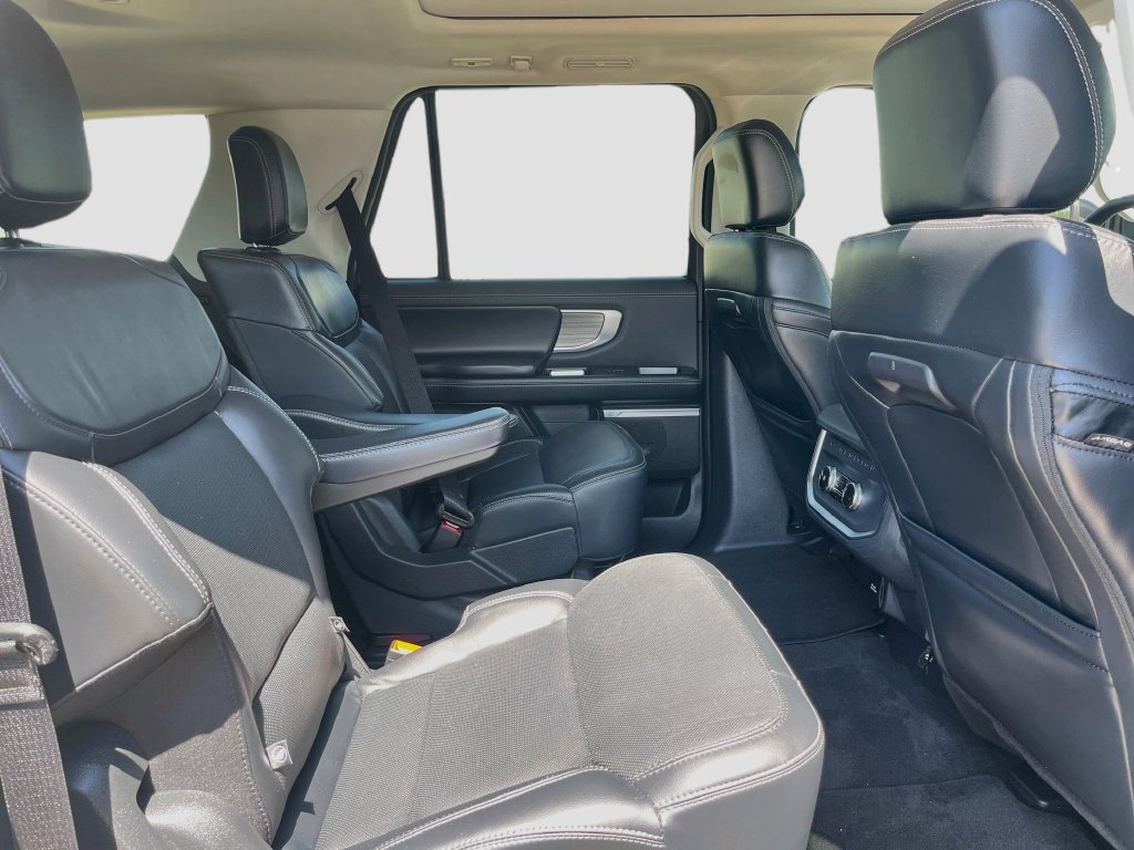 Used 2025 Ford Expedition Max Platinum AWD/4WD image 31