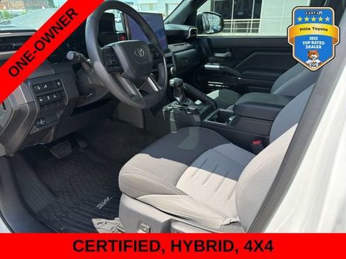 Certified 2025 Toyota Tacoma TRD Off-Road AWD/4WD image 19