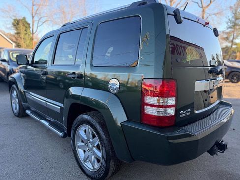 Used 2011 Jeep Liberty Limited w/ Tire & Wheel Group image 6