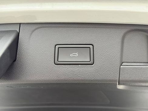 New 2026 Volkswagen Atlas SEL image 12