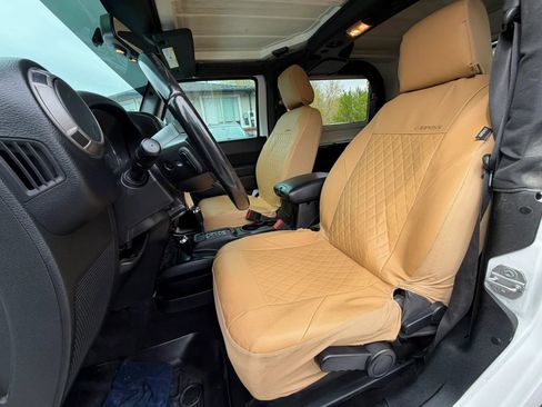 Used 2018 Jeep Wrangler Sport AWD/4WD image 31