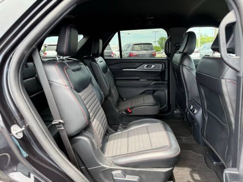 Certified 2025 Ford Explorer ST-Line AWD/4WD image 21