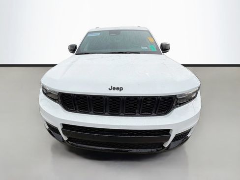 Used 2023 Jeep Grand Cherokee L Laredo AWD/4WD image 2