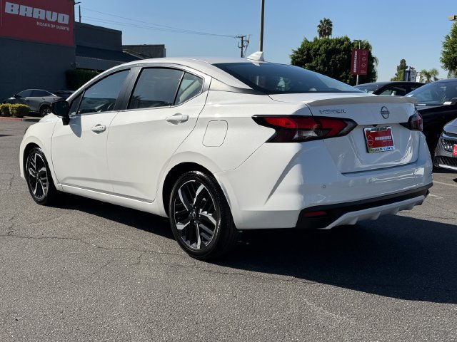 Used 2024 Nissan Versa SR FWD image 5