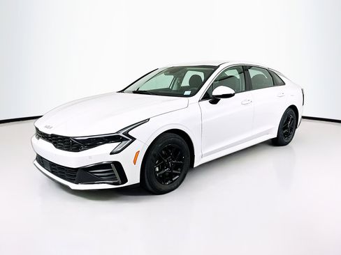 Used 2025 Kia K5 LXS image 3