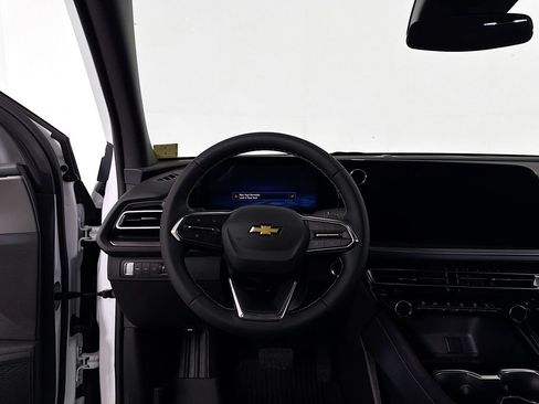 New 2026 Chevrolet Traverse LT w/ LPO, Floor Liner Package AWD/4WD image 18