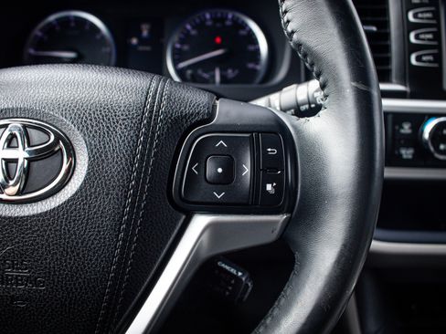 Used 2016 Toyota Highlander XLE image 20