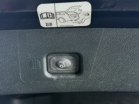 Used 2020 Lincoln Nautilus Reserve w/ Equipment Group 201A FWD image 31