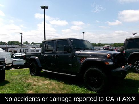 Certified 2021 Jeep Gladiator Sport AWD/4WD image 2