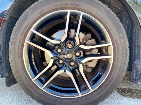 Used 2019 Ford Mustang Premium RWD image 9