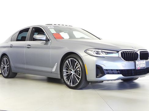 Used 2023 BMW 530i w/ Convenience Package RWD image 4